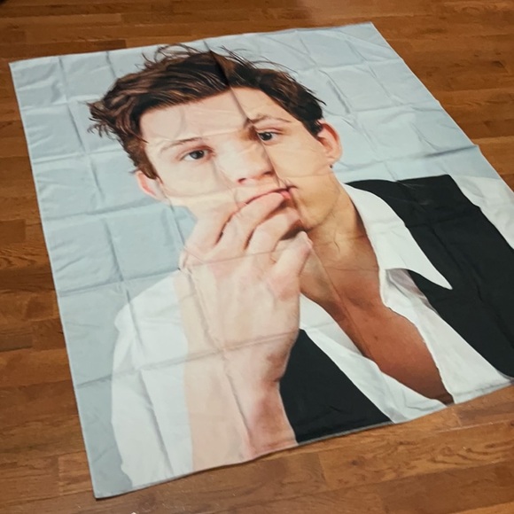 New Tom Holland tapestry - Picture 3 of 4